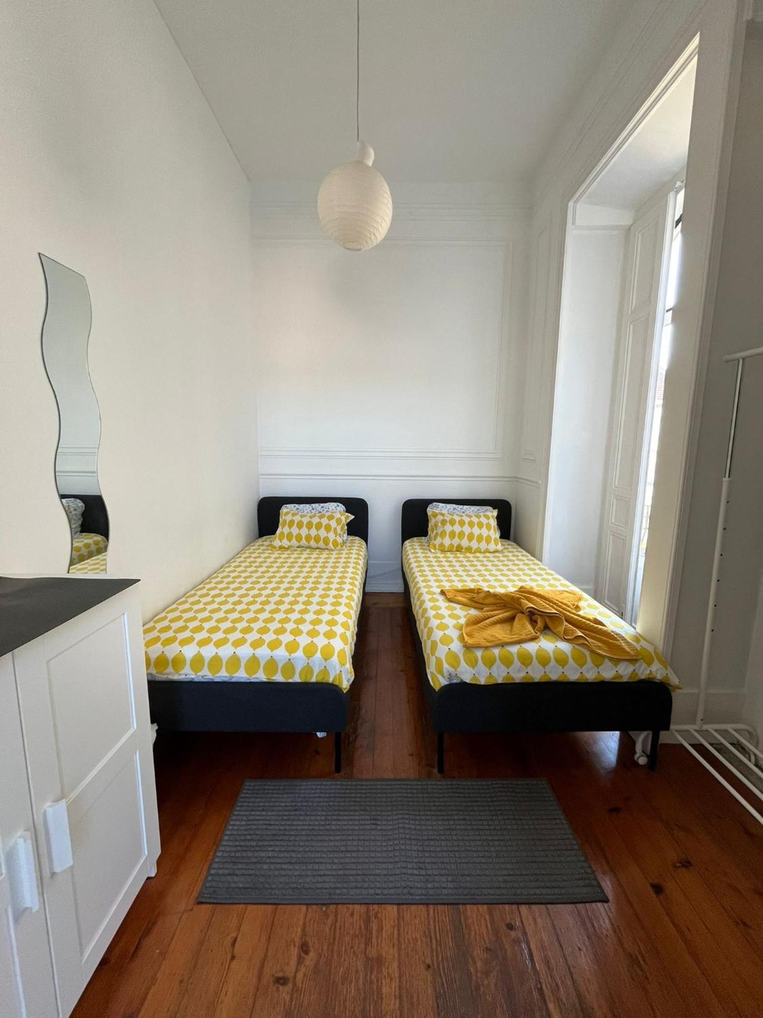 Garden Campo De Ourique Guest House - Hostel Lissabon Exterior foto