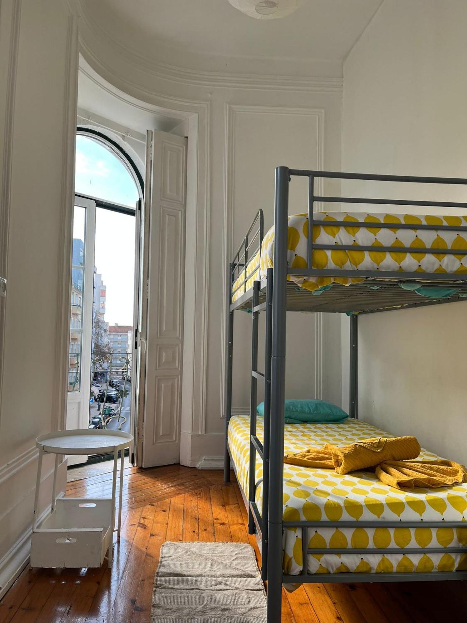 Garden Campo De Ourique Guest House - Hostel Lissabon Exterior foto